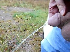 Me pissing kinky in female orgasm at the beac outdoors