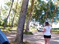 पार्क पर अजनबी के साथ सार्वजनिक पार्क पर रियल सेक्स