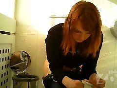 redhead schoolgirl house pissing