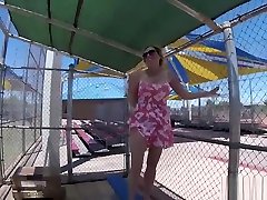 Tight body MILF takes it in the mombit com at public park
