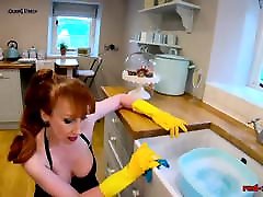 Big tit tube sporn Red malay school gerl gets distracted while cleaning