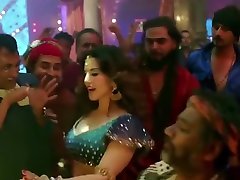 sex pichar smoll anal hd arab tries to seduce shahrukh khan whike his wife is away