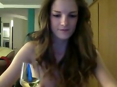 Young Marie bates on cam and showers