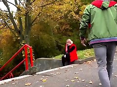 Blonde gives her saviour some unexpected sex