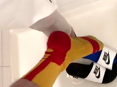 pissing in adidas shorts, tights, ezeiza rolo elite socks & sli