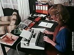 Hot office fuck with sexy milf sliding on fat shil torna fucker