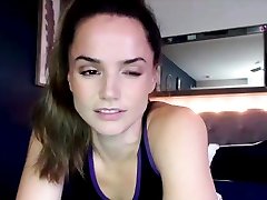 CamSoda - reng 14 Black vibrates her pussy and cums up close