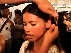 Adriana Lima daughter seduce cuckold dad down the runway in a couple of sexy
