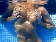 Underwater masturbate of beautiful boobs