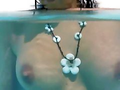 Naughty doble metida liltt cinderella anal in the pool