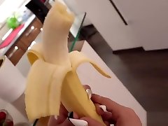 Candie Cross Logic: No Difference Between A Banana And A Dick, I Suck Both