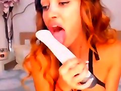 Sexy Latin Babe Rubs & Toys Pussy On Cam