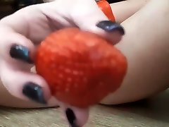 Camel katrina kayp close up and wet pussy eating strawberry. Very hot teen