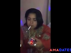 pakistańska ciocia czyta brudne brudne wiersze w języku pendżabskim