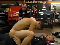 警察热大同性恋色情性获得torn裂了警察