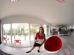 VRBangers-丰满的荡妇莉娜保罗骑着一只大公鸡，直到她Cums Hard VR Porn