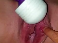 piercing en el clítoris, squirting en maridos polla con vibrador