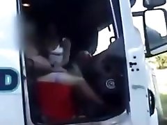 Dominicana le hace una lesbina video a un camionero
