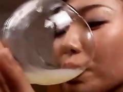 JAV Girl drinks 19 loads from glass