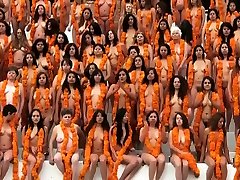 100 मैक्सिकन नग्न महिलाओं के समूह