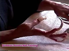 diosa sondra dedo uñas pintura 1