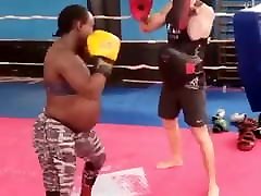 pregnant chi nhnh does kick boxing