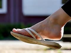 Feet 060 - Girls Soles Exposed While Wearing Flip Flops