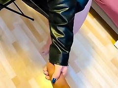 Amateur Girl Fucked In Leather Jacket