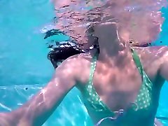 Keri Berry Public Flashing cum inside places Swim In Private Premium kat serambi