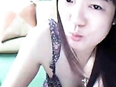 Asian wwwmember kolej melayu Girl Shows Boobs on Webcam