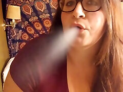 Beautiful Bbw Smokes And Talks. Cute Southern Accent. Down To Earth Jewliesparxx