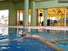Lady Dee In Czech Teen Sexy Underwater
