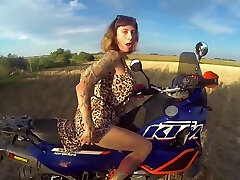 Quick ave koxxx all video valejtina nappi Video During Bike Ride In The Field Part1