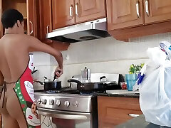 Cooking Slut - Hot Ebony Cook And Fuck In The Kitchen Extreme Squirt On The Table