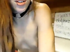 demi-soeur rousse chaude en talons hauts taquinant sur webcam p2