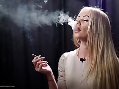 32 yo ekaterina z 18 lat umiejętności palenia