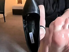 Amateur Trampling brings you Foot Fetish sleping mom and sun mov