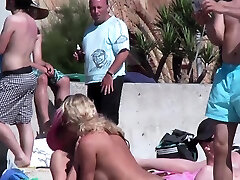 PUBLIC BEACH VOYEUR - German teens try lesbian games