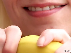 Shelby Moon eats banana