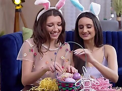 Hunny Bunnies And On Pornhd With Eliza Ibarra And Maya Woulfe