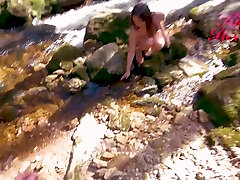 Forest Nymph In kittyhowler Suck A Huge Cock And Swallows A Travellers Load By The Stream 4khdr