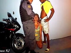 Policial De Servico Me Pega No Flagra Mamando Escondida Depois Da Festa E Ganha lizzy cwrust Como Suborno 5 Min