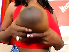 सुंदर बड़े स्तन 2