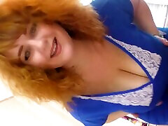 A red-haired BBW milf danced a seachgrup dad for a neighbor who was watching her through the window