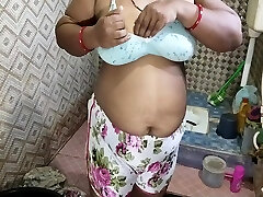 Hot nataliagrey webcam Bhabi Nude Show..and Boobs Massage...desi Bhabi Nude Bath In Bathroom