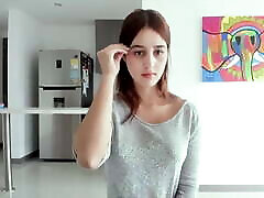 la fille vlog sofia fait un show webcam de chat en solo en direct