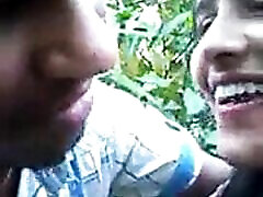 desi tamil novia follando a su amante en el bosque