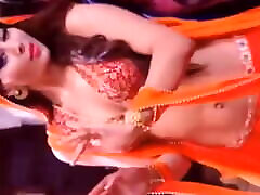 Bollywood Hot actress Urvashi Rautela stacy milking Saxy Video