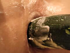 Sloppy close up midst xxx toying with cream