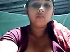 Bengali Boudi Record her Mellon Boobs fo Lover